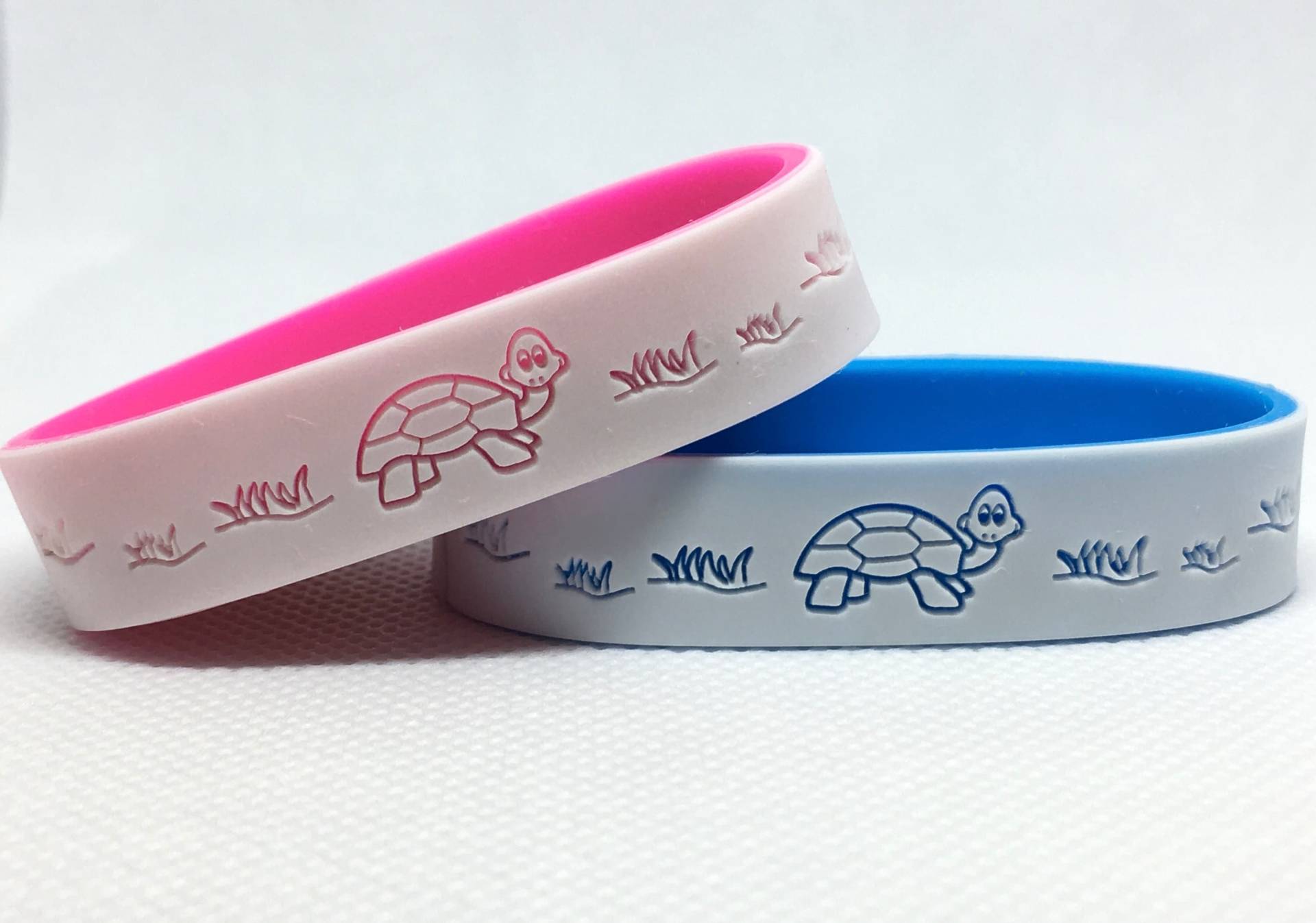 Schildkröten Notfallarmband Aus Silikon Mit Eingravierter Telefonnummer Schildkröten Notfallarmband Aus Silikon Mit Eingravierter Telefonnummer von ICOEbracelet