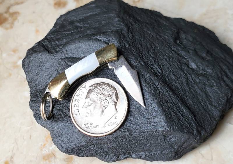 Miniatur-Perlmuttmesser, 1-Zoll-Messer, Schlüsselringmesser, Reißverschluss, Kleines Taschenmesser Zur Schmuckherstellung von ICanMakeThatNow