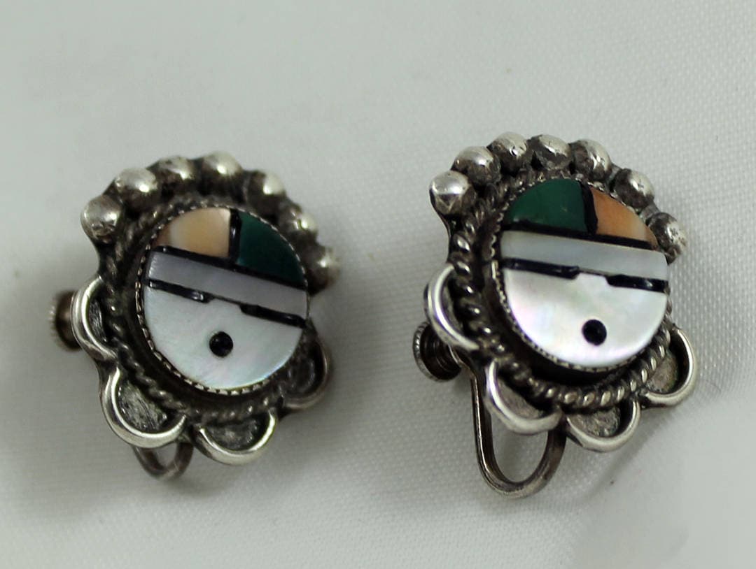 Zuni Beste Sehr Altes Sonnen Gesicht Sunface Mosaik Intarsien Ohrringe 1940Er Jahre Handgemachtescrewback - Vintage, Wire Work, Regentropfen, Rote Zuni Beste Sehr Altes Sonnen Gesicht Sunface Mosaik Intarsien Ohrringe 1940Er Jahre Handgemachtescrewback - Vintage, Wire Work, Regentropfen, Rote von ICandyCollectibles