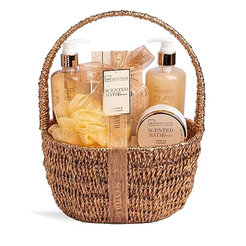 IDC Institute Scented Bath Bronze Geschenkset 6 Stück – Duschgel, Duschgel, Körpercreme, Badesalz, Duftkerze und Schwamm – Vanille & Kokosnuss – Weidenkorb für Entspannung und Wohlbefinden von IDC INSTITUTE
