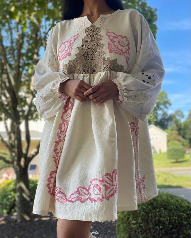 Besticktes Leinen Tischdecke Kleid Handgemachte Vintage Spitze, M/L von IDbyDeepika