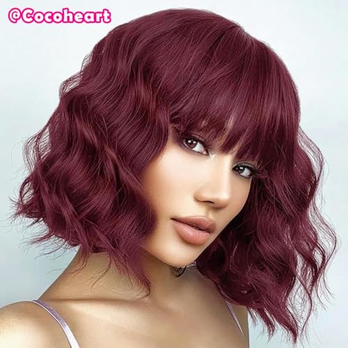 Lila kurze Wellenperücke mit Haarschleier – Weiche synthetische Schulterlänge Bob - Perücke for Frauen, Natürlich lockige Kostümperücke for Halloween, Cosplay und tägliche Verwendung(Rot) von IFFASNZXP