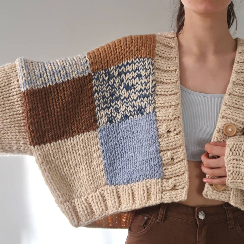 Blaue Schokolade Patchwork Strickjacke | Ich Fühle Mich So Cool von IFeelSoCool