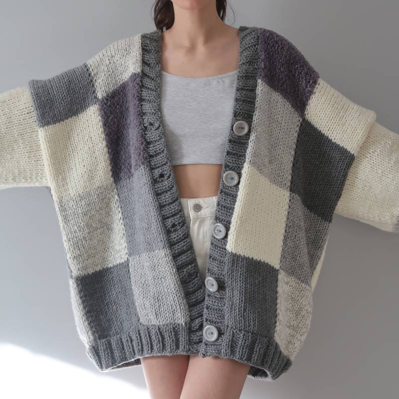 Hazy Clouds Dünner Patchwork Cardigan | I Feel So Cool Sonderanfertigungen Hazy Clouds Dünner Patchwork Cardigan | I Feel So Cool Sonderanfertigungen von IFeelSoCool