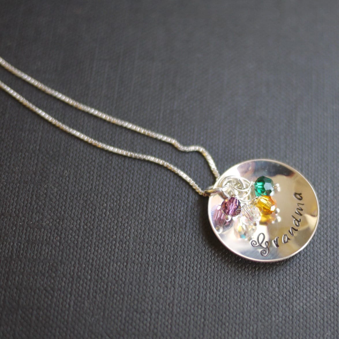 Großmutter Charm Halskette Swarovski Birthstone Kristalle - Von I Heart This Großmutter Charm Halskette Swarovski Birthstone Kristalle - Von I Heart This von IHeartThis