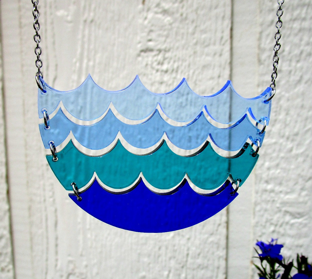 Blaue Ozeanwelle Halskette, Statement Groß Sommer Wasser Halskette Anhänger, Sea Surf Beach Wave Schmuck Blaue Ozeanwelle Halskette, Statement Groß Sommer Wasser Halskette Anhänger, Sea Surf Beach Wave Schmuck von IJSY