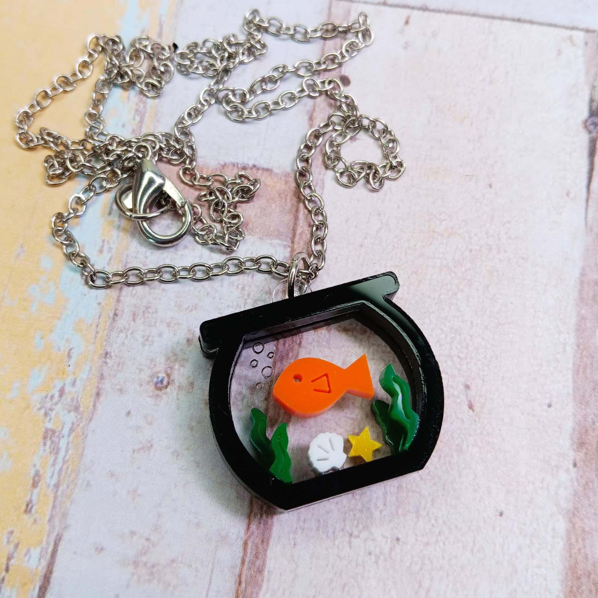 Einzigartige Goldfisch Fisch Schüssel Aquarium Statement Anhänger Halskette, Lustiger Schmuck Für Wasserfischglas-Enthusiasten Einzigartige Goldfisch Fisch Schüssel Aquarium Statement Anhänger Halskette, Lustiger Schmuck Für Wasserfischglas-Enthusiasten von IJSY