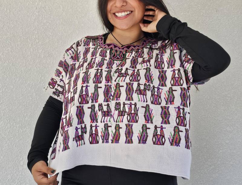 Bestickte Bluse Nebaj Quiche Huipil Abstrakter Mayan Vintage Guatemalteken Boho Kleidung von IKALAoutfitter