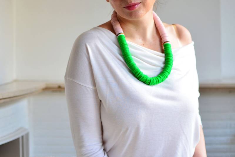 Grüne Statement Halskette; Klobig Aussehend von IKKX