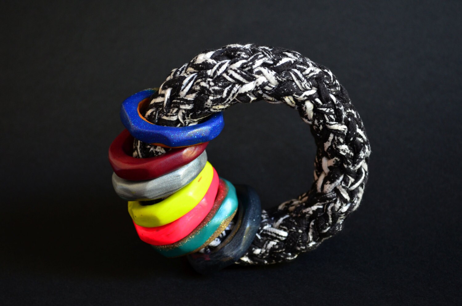 strickarmband Aus Weicher Baumwolle Und Clay von IKKX