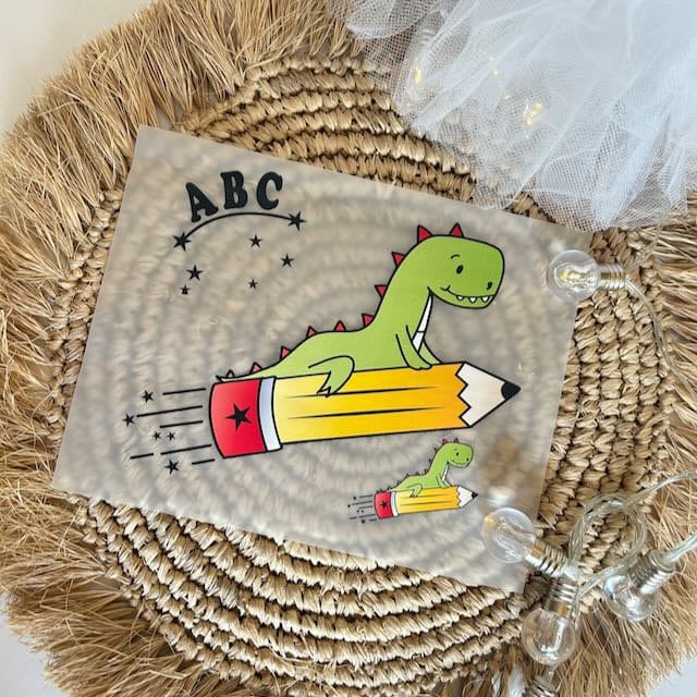 Bügelbild Dino Schule - Dtf Qualität von ILOVEGROWIde