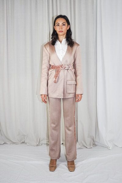 ÏMAIMA Elmas Blazer aus Biobaumwolle mit Samt Details von ÏMAIMA