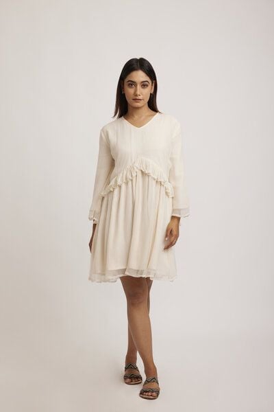 ÏMAIMA Lale Chiffon Kleid mit Rüschendetails von ÏMAIMA