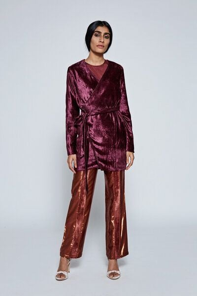 ÏMAIMA Roya Samt Blazer aus Modal in Mahagony von ÏMAIMA