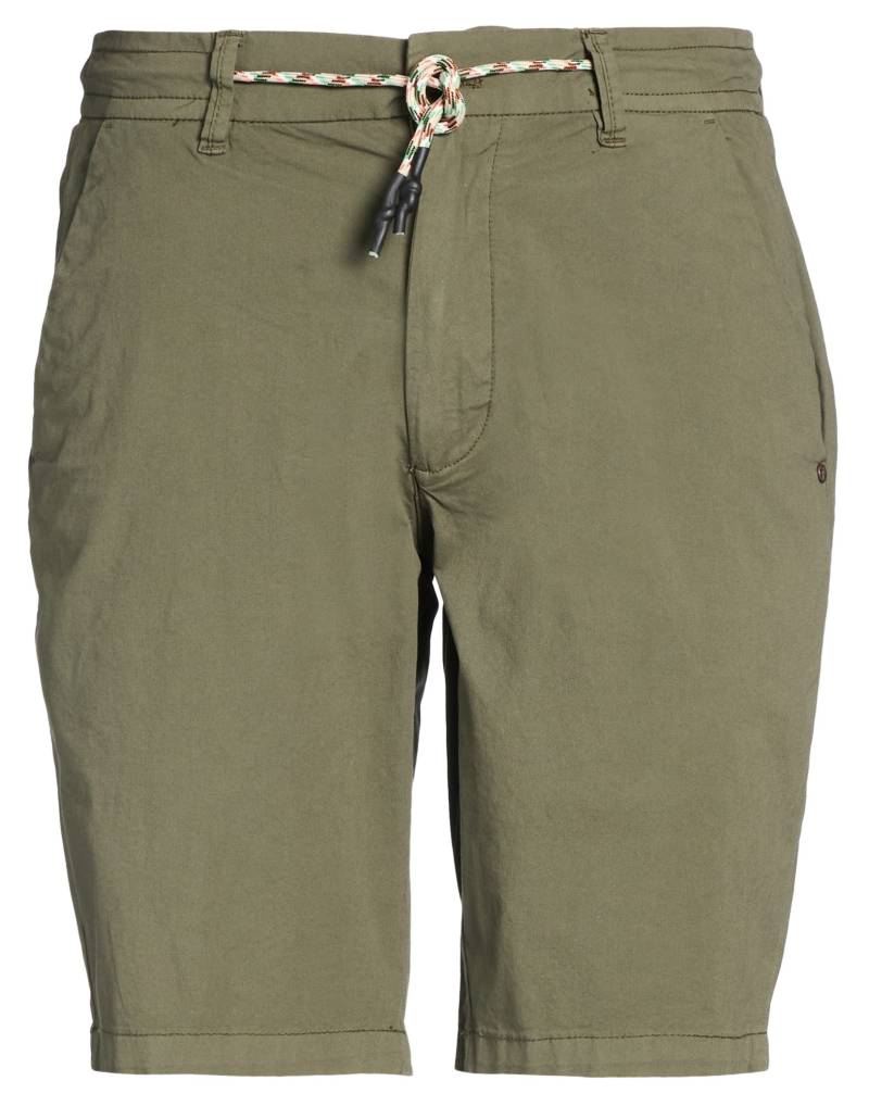 IMPURE Shorts & Bermudashorts Herren Militärgrün von IMPURE