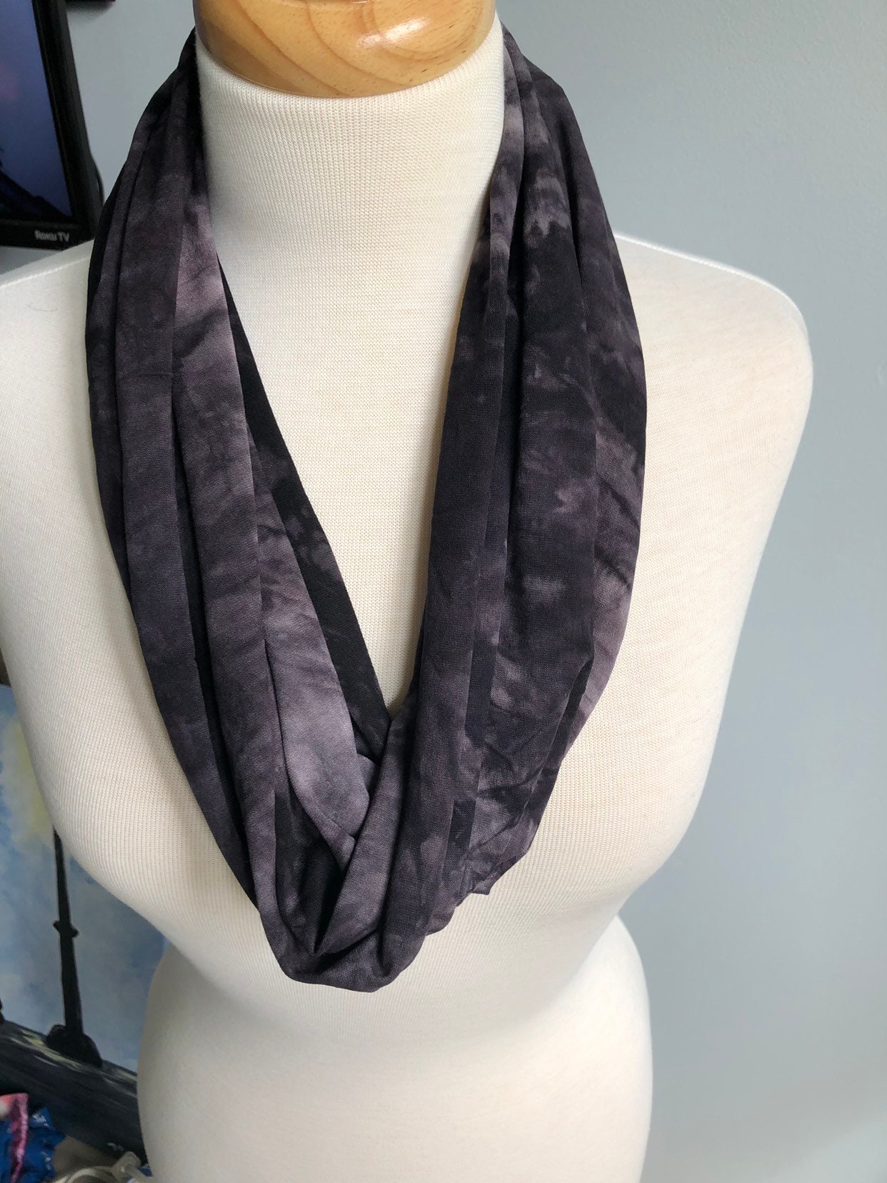 Marmoriert/Krawattenfarbe Schwarz Und Grau Single Wrap Infinity Schal Marmoriert/Krawattenfarbe Schwarz Und Grau Single Wrap Infinity Schal von IMadeDisStuffs