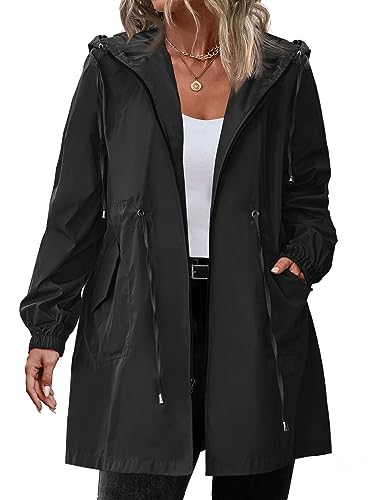 IN'VOLAND Damen Regenjacke Plus Size Lang Regenmantel Leichte Kapuze Windbreaker Wasserdichte Jacken mit Taschen, Schwarz, 54 Große Größen von IN'VOLAND