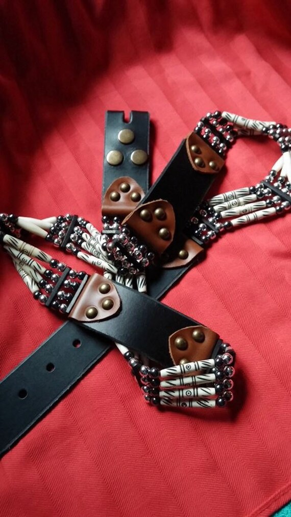 Hairpipe-Wechselgürtel, Rindsleder Gürtel, Geschnitzte Hairpipe von INDIANSTYLE