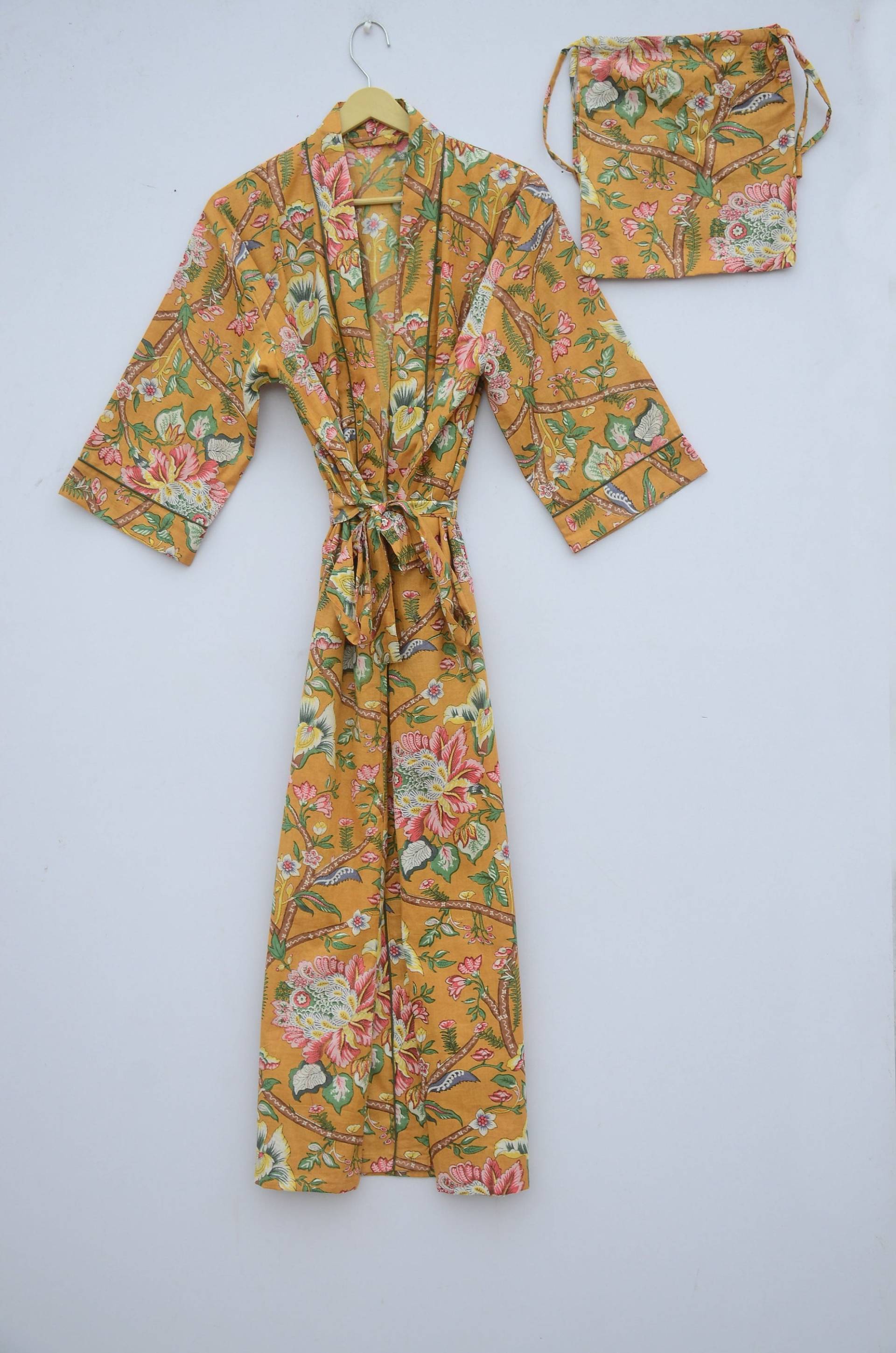 Frauen Baumwolle Kimono Robe, Brautjungfer Lange Blumen Morgenmantel, Boho Kimono, Geschenke Für Sie, Muttertag Geschenk Dat von INDIANVOGUEStudio