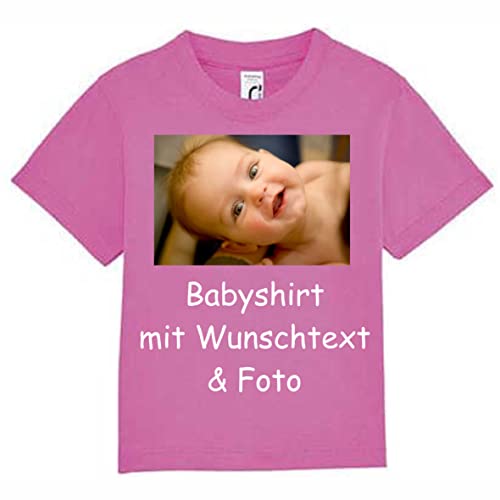 INDIGOS UG - Baby T-Shirt - Babyshirt mit Wunschname & Foto - Wunschtext rosa - 18-24 Monate - individuell - personalisiert - Name von INDIGOS UG
