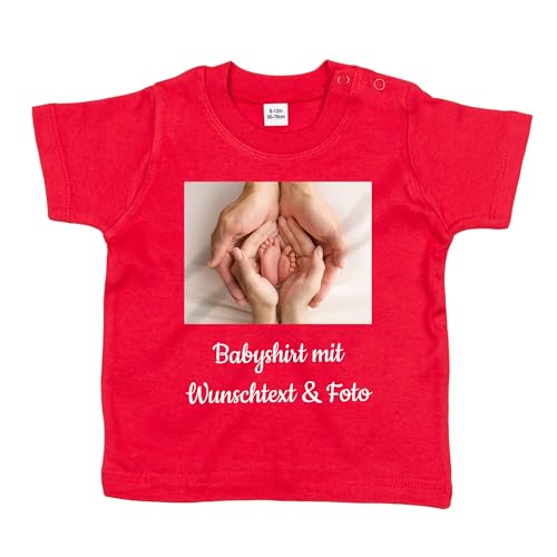 INDIGOS UG - Baby T-Shirt - Babyshirt mit Wunschname & Foto - Wunschtext rot - 12-18 Monate - individuell - personalisiert - Name von INDIGOS UG