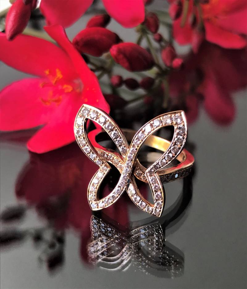 Rose Gold Schmetterling Infinity Diamant Ring, Natürliche Hellrosa Diamanten, 18K Einzigartige Verlobung Oder Jubiläumsgeschenk Rose Gold Schmetterling Infinity Diamant Ring, Natürliche Hellrosa Diamanten, 18K Einzigartige Verlobung Oder Jubiläumsgeschenk von INNAYFINEJEWELRY