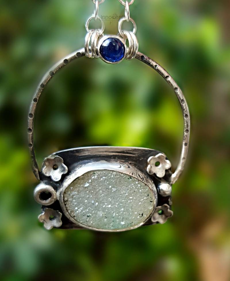Baby Blau Druzy Edelstein Anhänger, Multistone Einzigartiger Statement Halskette, Rohkristall Anhänger von INNOCENTIJEWELRY