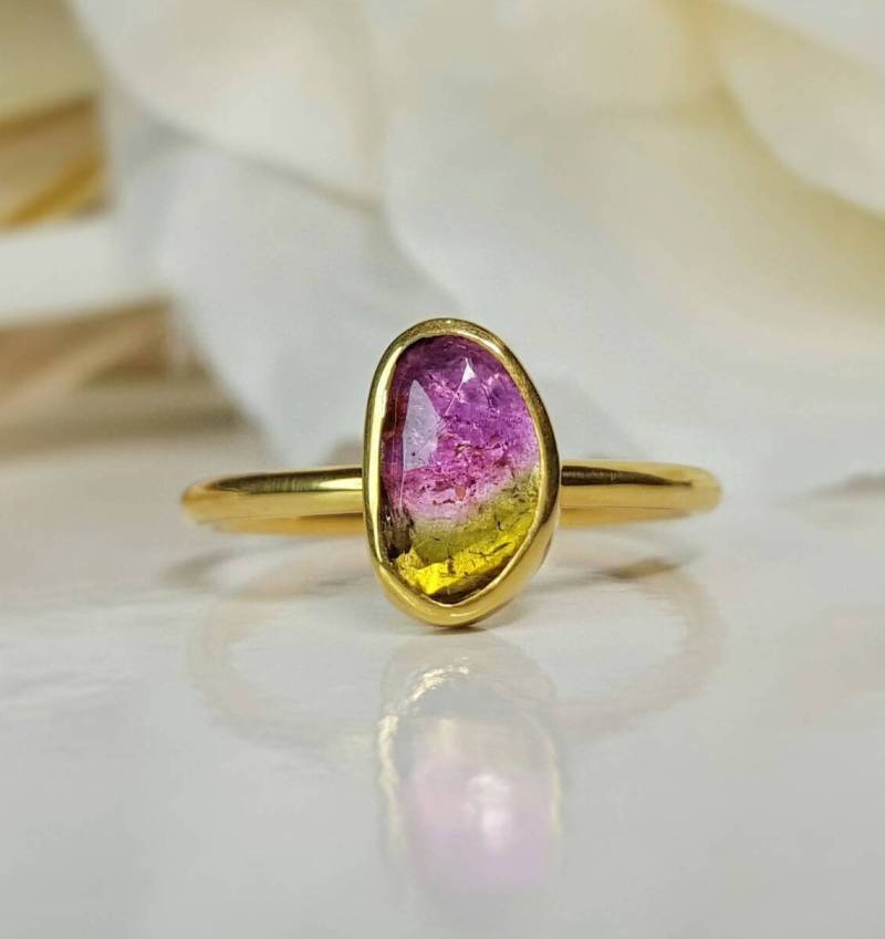 Goldfarbener Wassermelonen-Turmalin-Ring Mit Rosenschliff, Zweifarbiger Turmalin-Ring von INNOCENTIJEWELRY