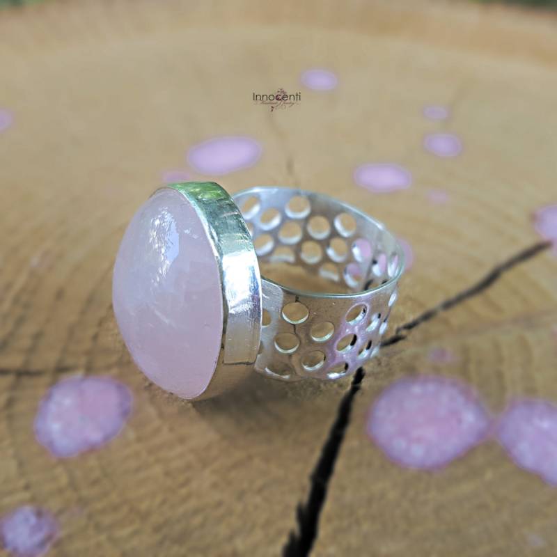 Rose Quarz Ring Rosa Rosenquarz Statement Oversize von INNOCENTIJEWELRY