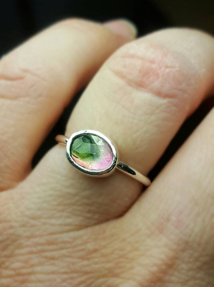 Wassermelonen-Turmalin-Ring, Turmalin-Ring, Wassermelonen-Turmalin, Zweifarbiger Turmalin, Rosa Grüner Turmalin-Ring von INNOCENTIJEWELRY