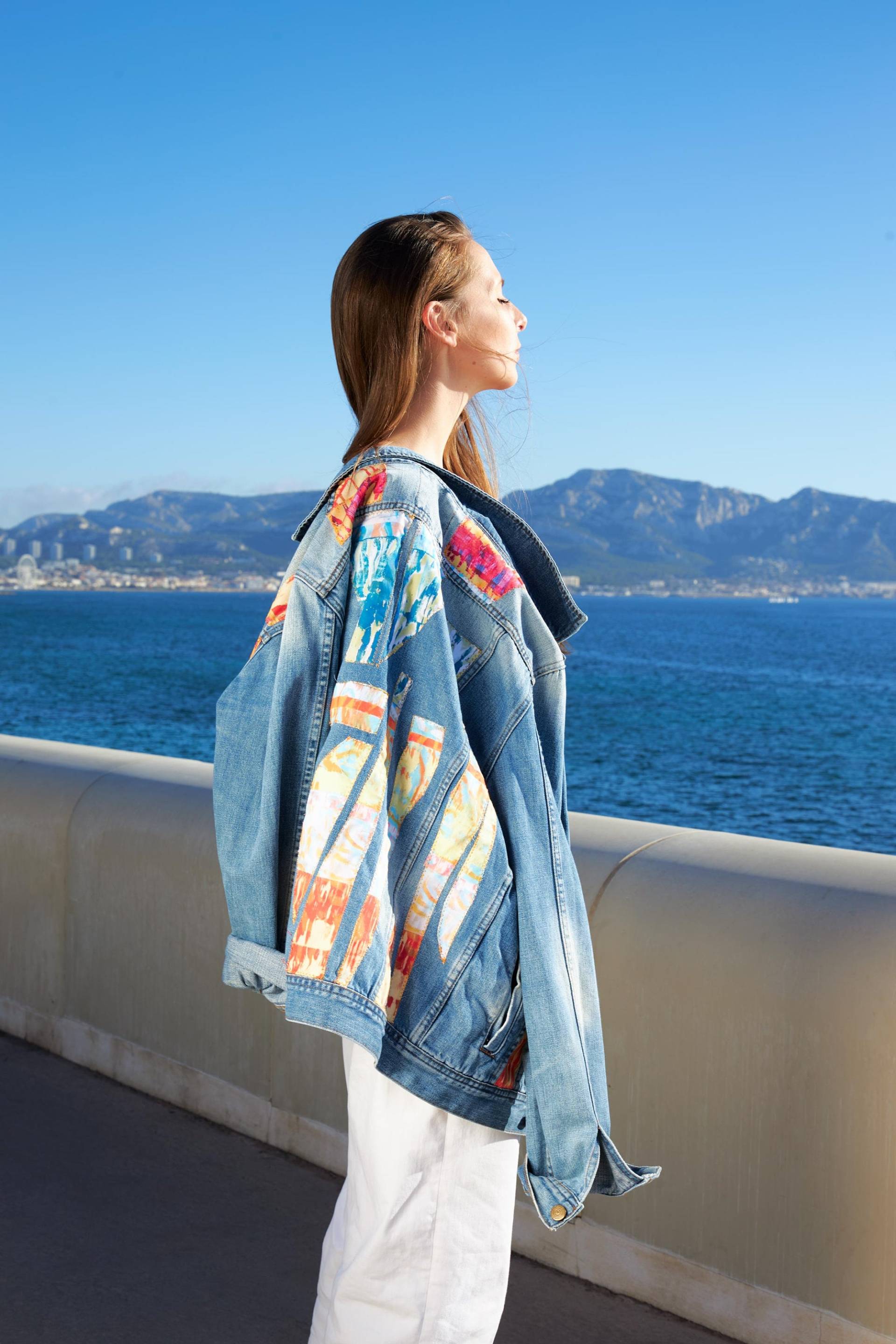 Upcycling Jeansjacke Upcycling Jeansjacke von INSOLENTEMARSEILLE