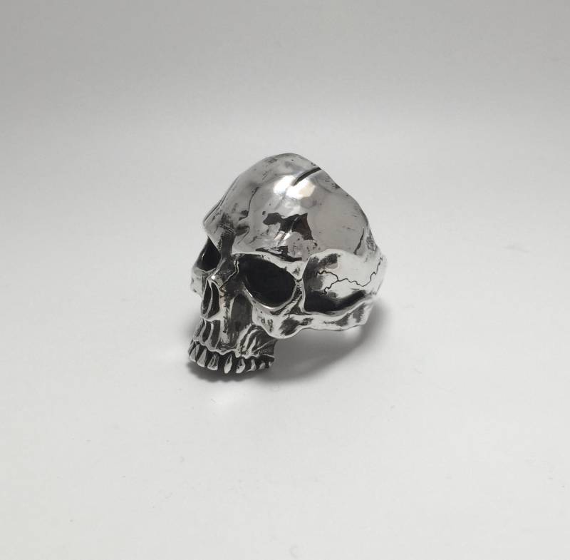 Intenebris Sterling Silber Distressed Skull Ring von INTENEBRISbyJS
