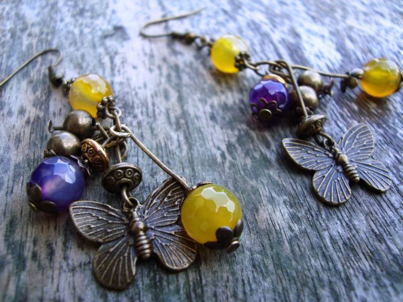 Boho-Chic-Ohrring, Boho-stil, Schmetterlingsanhänger Und Halbedelsteine Boho-Chic-Ohrring, Boho-stil, Schmetterlingsanhänger Und Halbedelsteine von IPOMEACREATION
