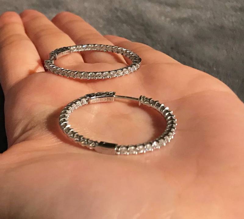 sterling Silber Zirkonia Eternity Hoop Ohrringe sterling Silber Zirkonia Eternity Hoop Ohrringe von IRAcrownbox