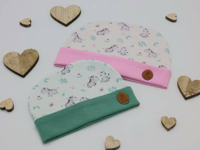 Babymütze Aus Baumwolljersey Zum Wenden Mit Niedlichen Zebras Von Iriz Design von IRiZDESiGN