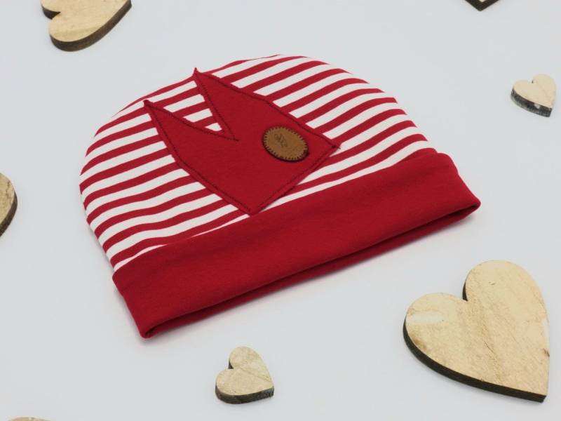 Handgefertigte Babymütze Aus Baumwolljersey Zum Wenden Mit Dom-Motiv Von Iriz Design von IRiZDESiGN