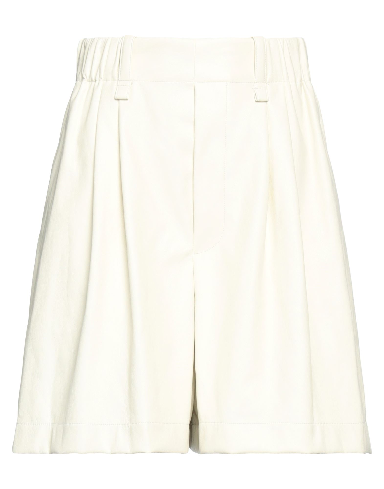 ISSEY MIYAKE Shorts & Bermudashorts Damen Off white von ISSEY MIYAKE
