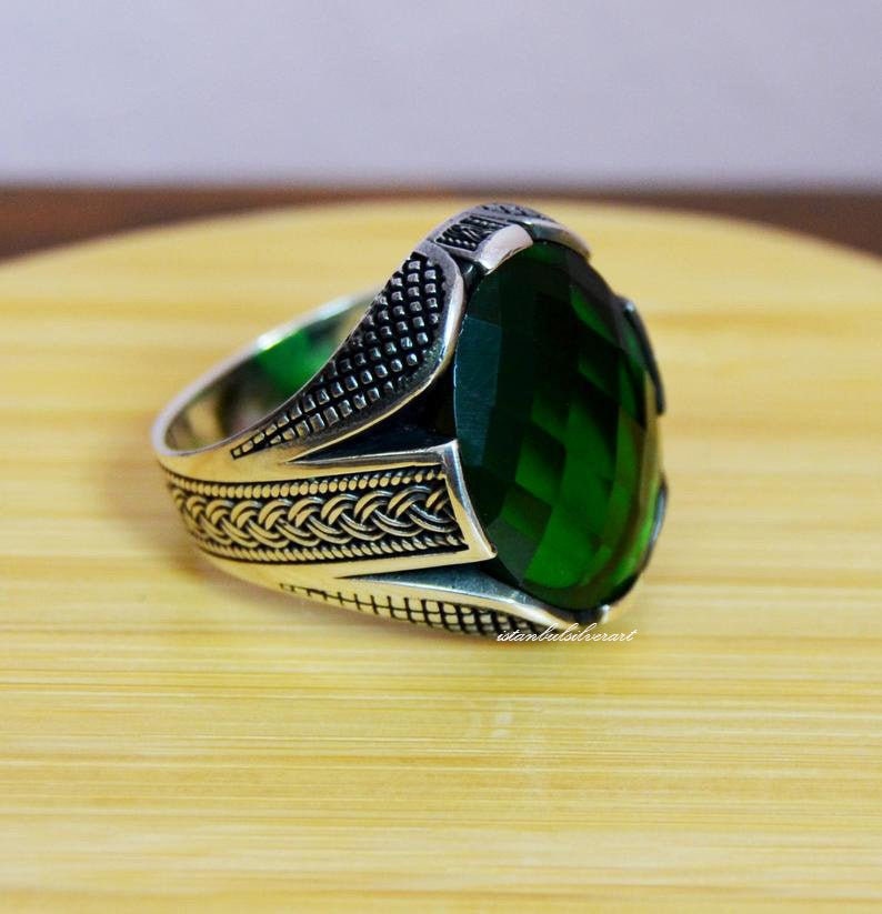 Handgemachte Ottoman Style Sterling Silber Herrenring Smaragd Kubikzirkon von ISTANBULSILVERART