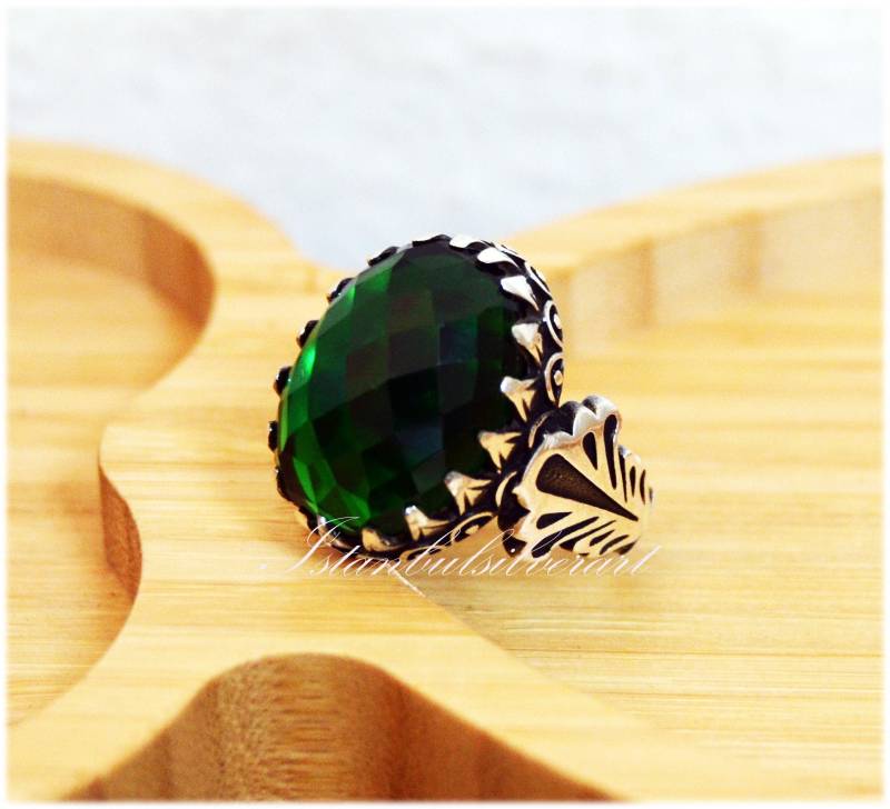 Handgemachte Smaragd Grün Kubikzirkon Sterling Silber Herrenring von ISTANBULSILVERART