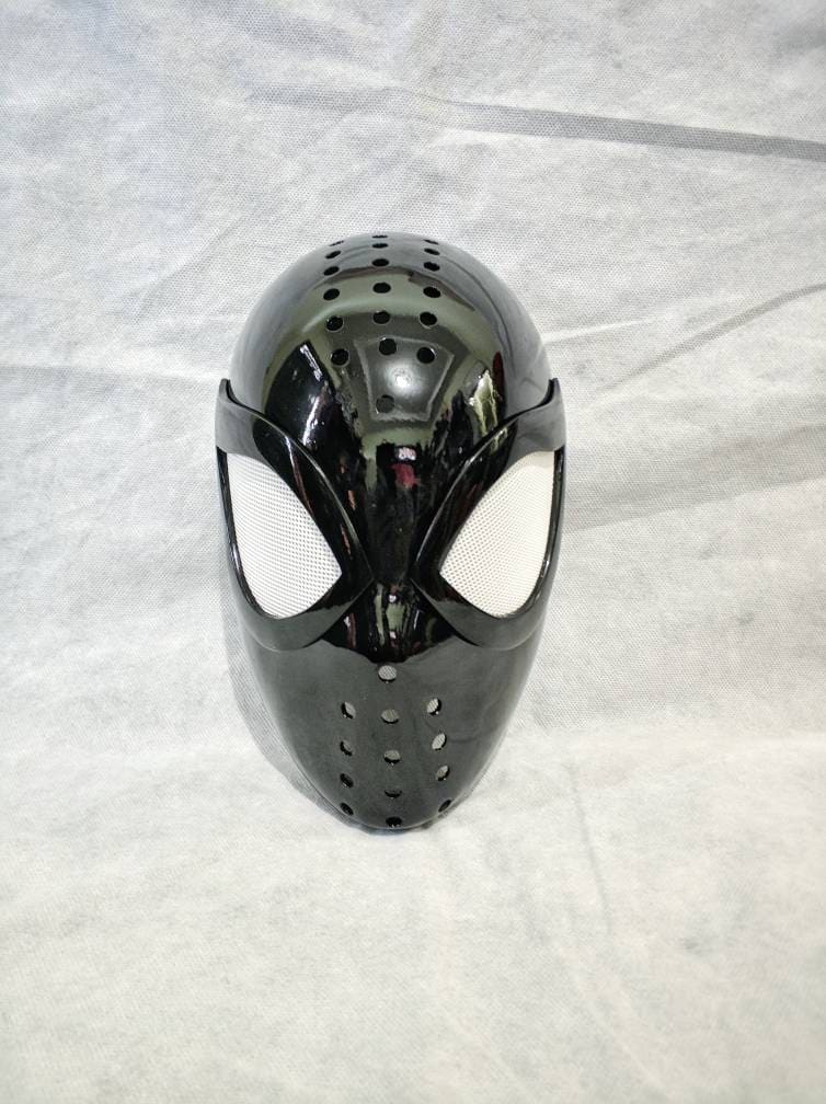 Peter Parker in Der Spider Vers Shell Und Weißen Linsen von IWANZONAKAOS