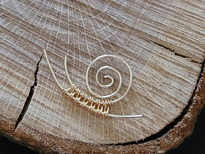 Einfache Gold Draht Spirale Shell Garten Schnecke Einfache Gold Draht Spirale Shell Garten Schnecke von IacolettiJewelryCo