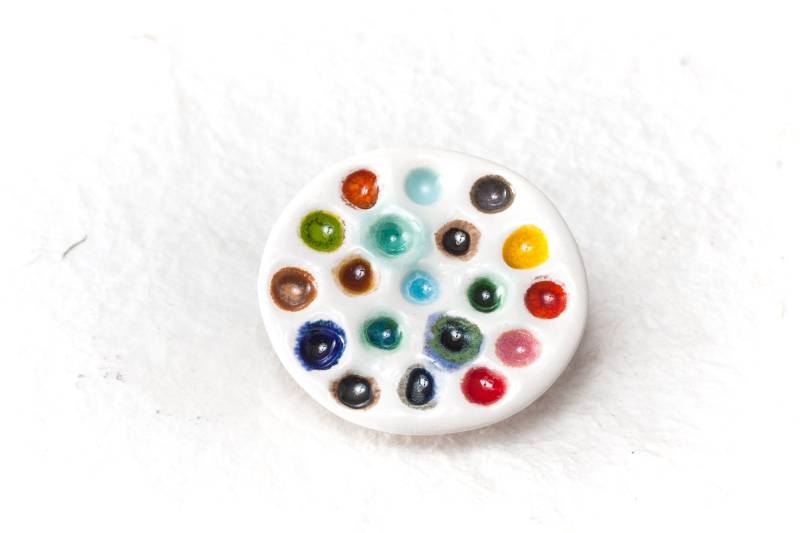 Farbe Punkte Keramik Brosche Kreis Form Handmade Schmuck Bunt Geschenk Rot Blau Gelb Grün Pin Regenbogen Von Iana Kaisheva von IanaArtCeramics