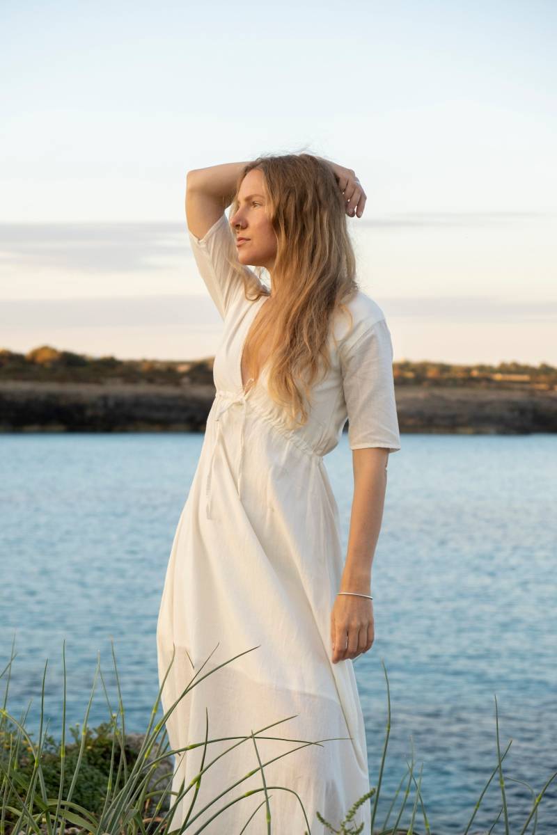 Bio-Baumwolle Tiefem V-Ausschnitt Kleid, Boho Baumwollkleid, Umstandskleid, Zeremonielles Kleid Mit Offenem Rücken, Brautkleid von AshvathaEcowear