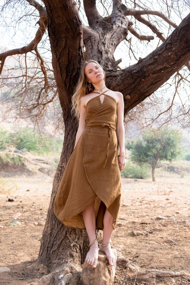 Rohes Wickelkleid, Boho Kleid, Goddess Sommer Handgewebtes Rohseide Robe, Hochzeitsgast Festival Kleid von AshvathaEcowear