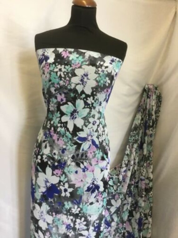 Neue Designer High Class Schöne Chiffon Floral Print Stoff 59" 151cm Party Es Neue Designer High Class Schöne Chiffon Floral Print Stoff 59" 151cm Party Es von Ianafabrics