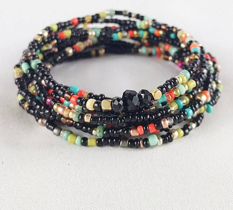 Boho Style Wickelarmband Shiny Shiver | Perlenarmband Damen Glasperlenarmband Perlen Armband Rocailles Schwarz Bunt Gold Ibizaschmuck von IbizaSchmuck
