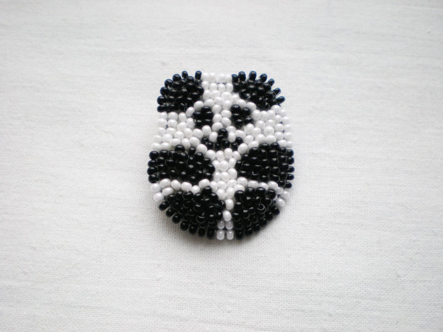 Handgemachte Panda Brosche Schwarz-Weiße Brosche von IceBells