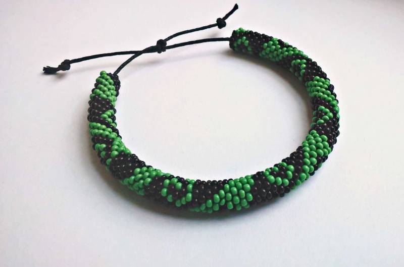 Herren Häkeln Perlen Armband Grüner Wellen-Rocailles Schmuck von IceBells