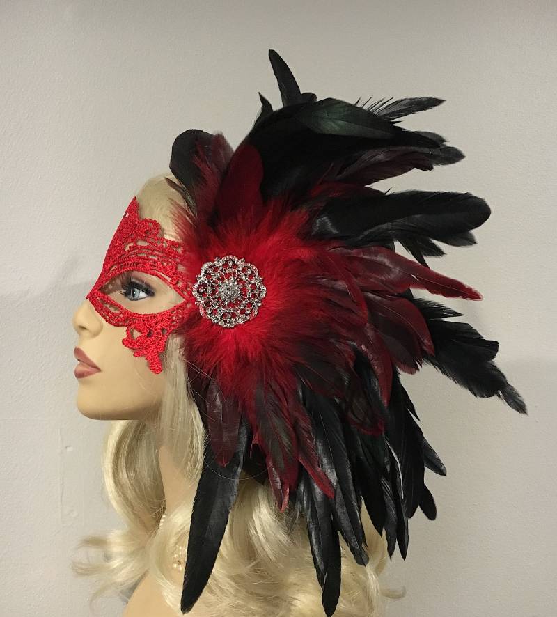 Rote Maske Spitze Masquerade Mit Federn, Maskenball, Damen Spitzenmaske, Hochzeit Maskerade Masken, Braut Rote Maske Spitze Masquerade Mit Federn, Maskenball, Damen Spitzenmaske, Hochzeit Maskerade Masken, Braut von IceGreenEyes