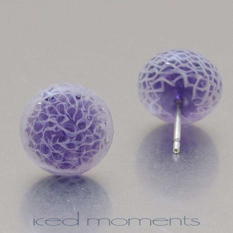 Ohrstecker - Spitze in Tinte Blau Und Weiß. Lampwork Glas Sterling Silber, Von Jennie Yip Ohrstecker - Spitze in Tinte Blau Und Weiß. Lampwork Glas Sterling Silber, Von Jennie Yip von IcedMoments